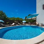 Awesome In Apartment Peroj