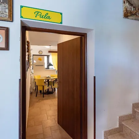 1 Bedroom Awesome In 佩罗杰