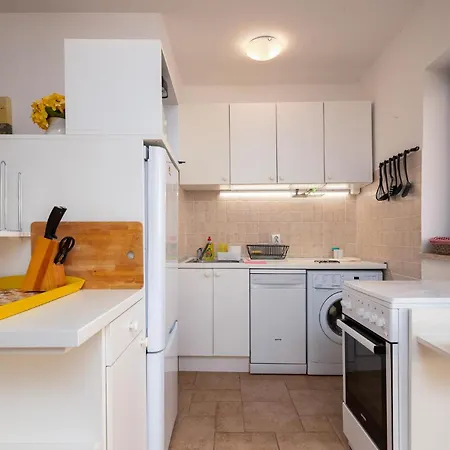 1 Bedroom Awesome In * 佩罗杰