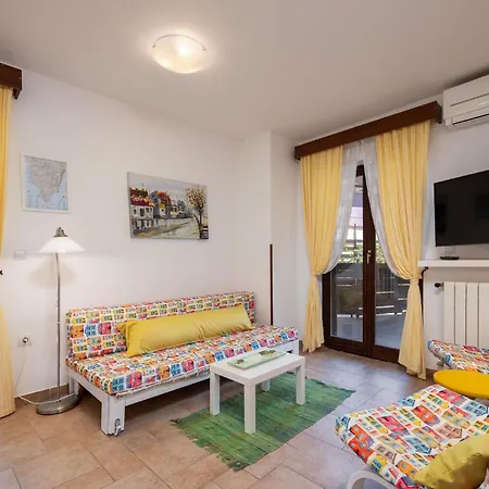 דירה Beautiful In With House Sea View