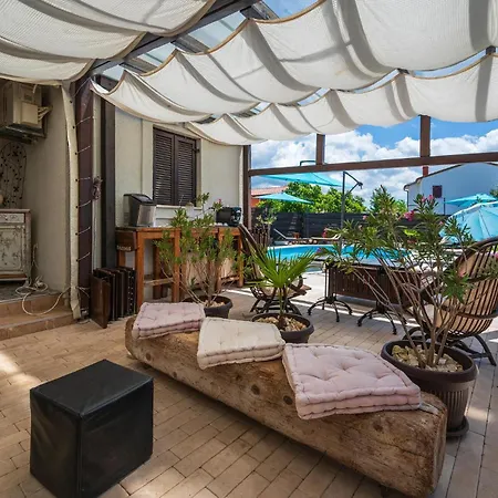 דירה Beautiful In With House Sea View פרוי